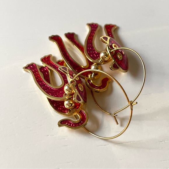 Vintage signed Berebi goldtone & enamel cat articulated hoop earrings pink red - Picture 4 of 13